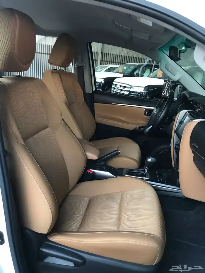 جيب فورتشنر VX1 موديل 2022 6 سلندر 15