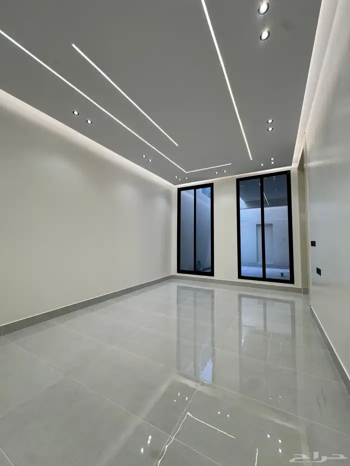 للبيع فله الخرج حي الواحه 7