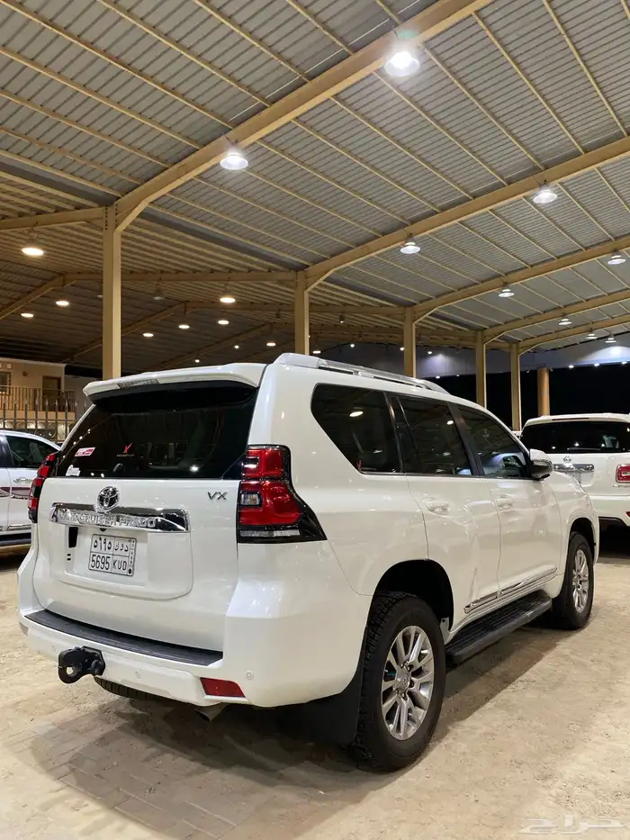 للبيع برادو 2021 فئة VX فل كامل 6 سلندر عبداللطيف عداد 111 5