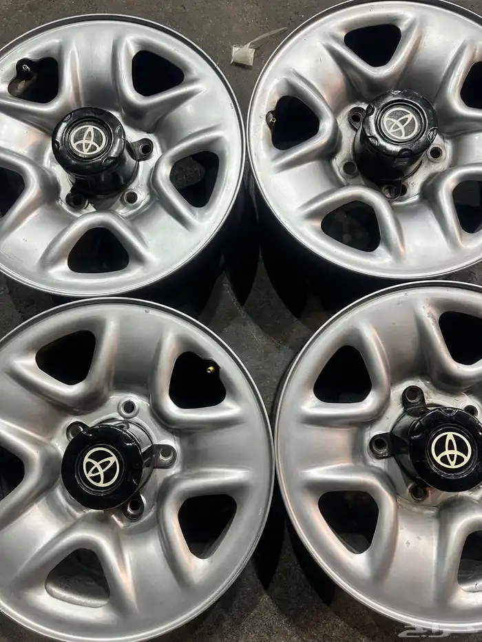 جنوط ديازل لاند كروزر اصلي وكاله  7 انش مع اكواب والصواميل 7