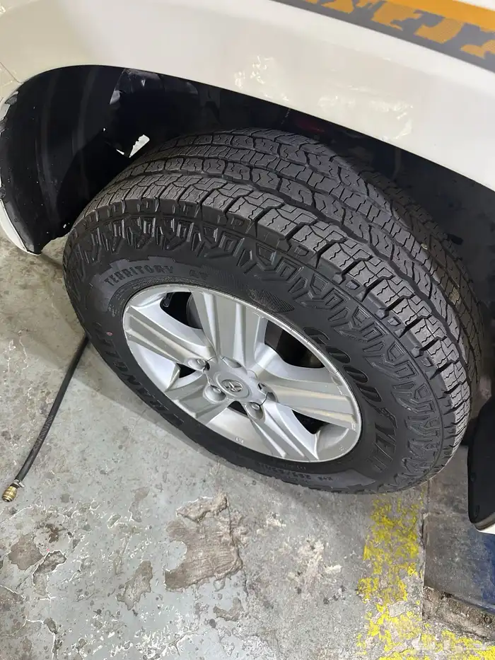 كفرات مستخدم مديل 23 و 22 مقاس 18 ماركة قويدر 1