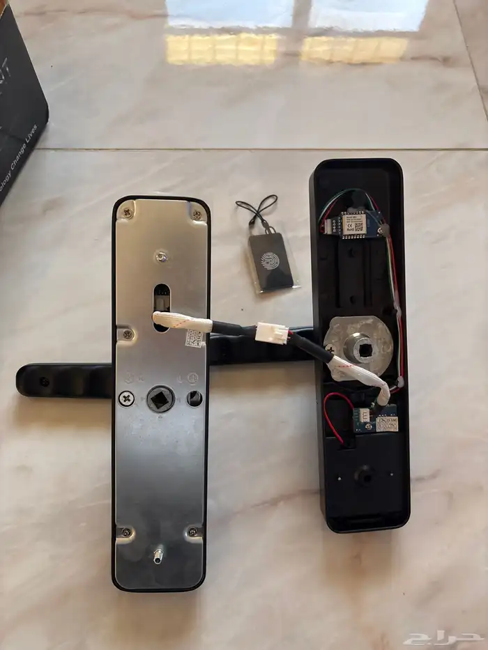 قفل باب ذكي 2