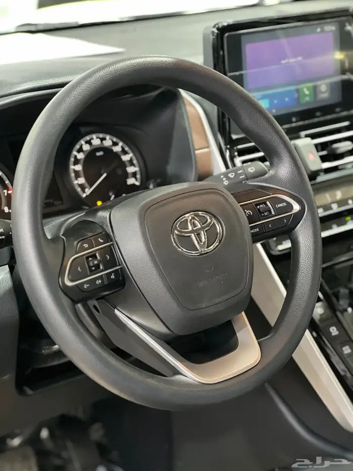 تويوتا   انوفا GL بنزين 2026 جديد سعودي 110.400 شامل 8