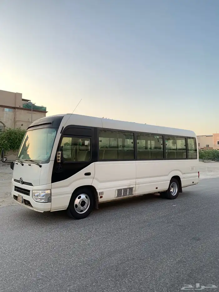 تويوتا باص ركاب كوستر  بنزين 2