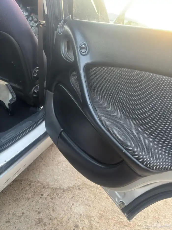 للبيع لومينا 2005 فئة S 10