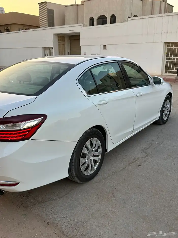 هوندا اكورد 2017 ابيض استاندر 4