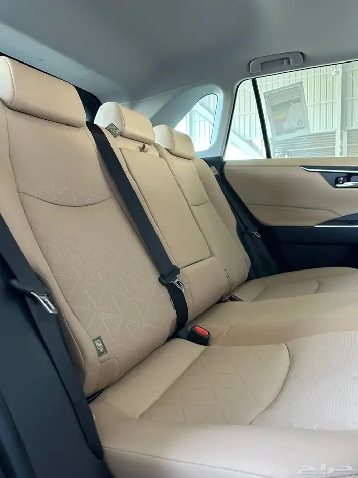 راف فور XLE 2.0 فتحه بصمه دبل موديل 2025 39