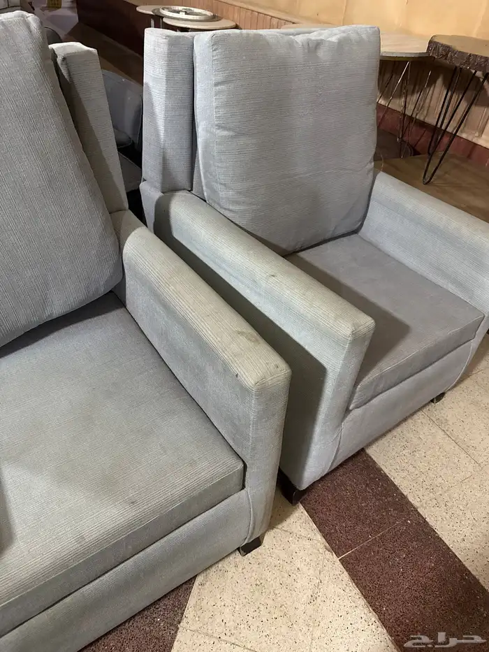 كنب 4 مفرد مع 2 طاولات 1