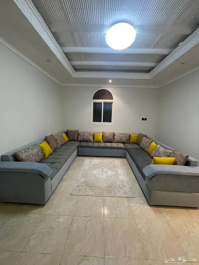 كنب جديد ونظيف لم يستخدم وممكن يتعدل او تزود عليه 0