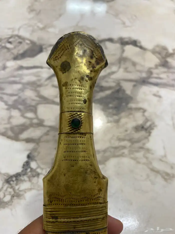 سكين قديمة وعليها ختم 4