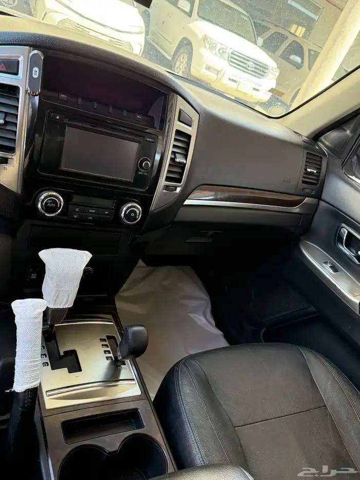 ميتسوبيشي باجيرو ربع 2016 نظيف 6