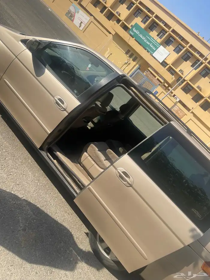 للبيع سيارة هوندا اوديسي 13