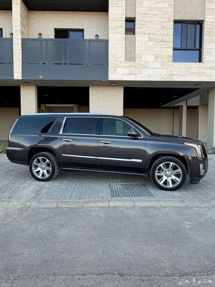 كاديلاك اسكاليد 2018 طويل 3