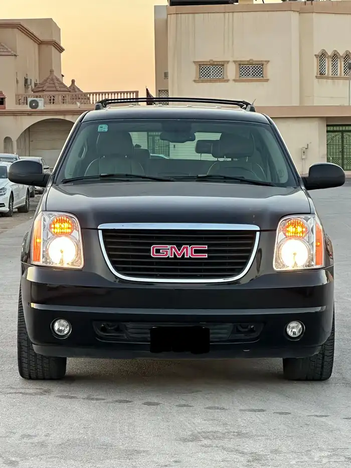 للبيع جي أم سي يوكن 2008 السعر 25 ألف 0