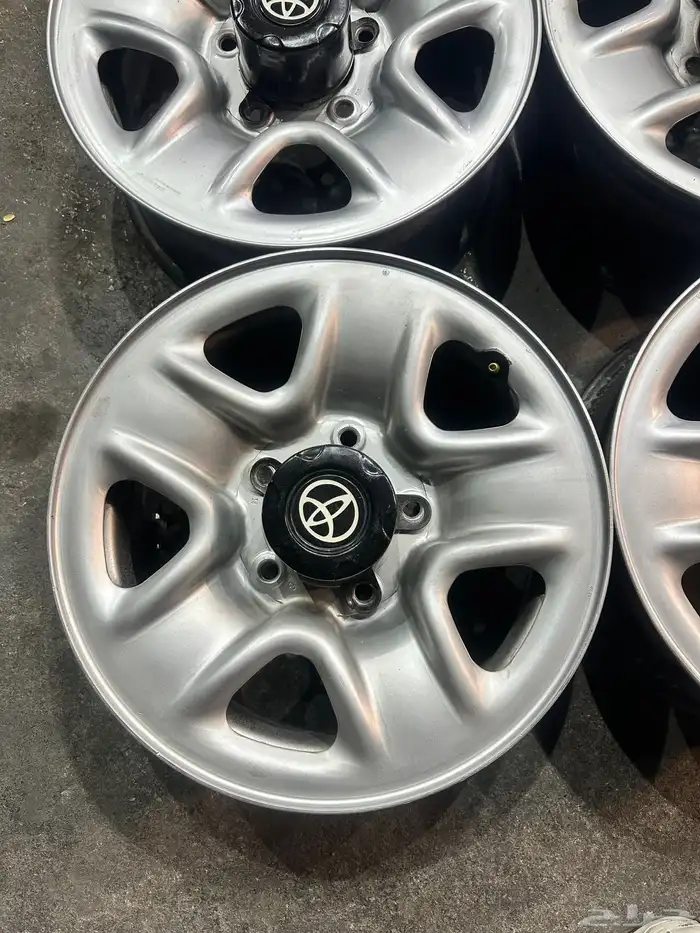 جنوط ديازل لاند كروزر اصلي وكاله  7 انش مع اكواب والصواميل 2