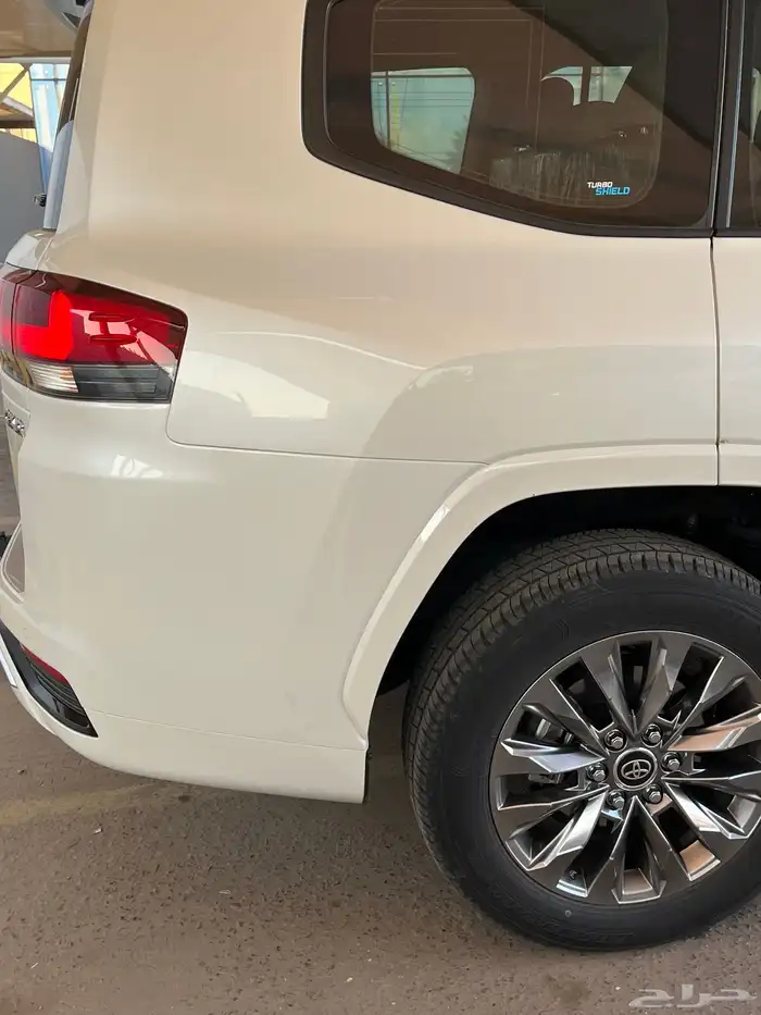 لاندكروزر 2024 رقم L4 11