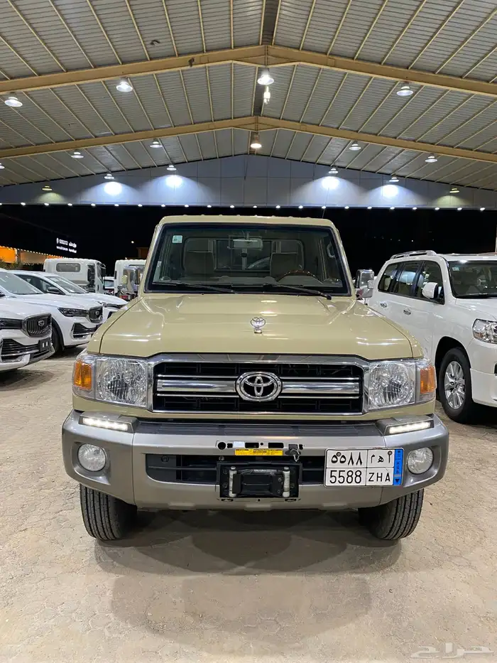 للبيع شاص 2014 سلق فل كامل ونش دفلك بريمي عداد 143 الف 2