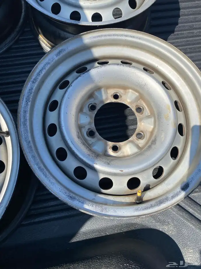 جنوط للبيع 6 مسمار 4