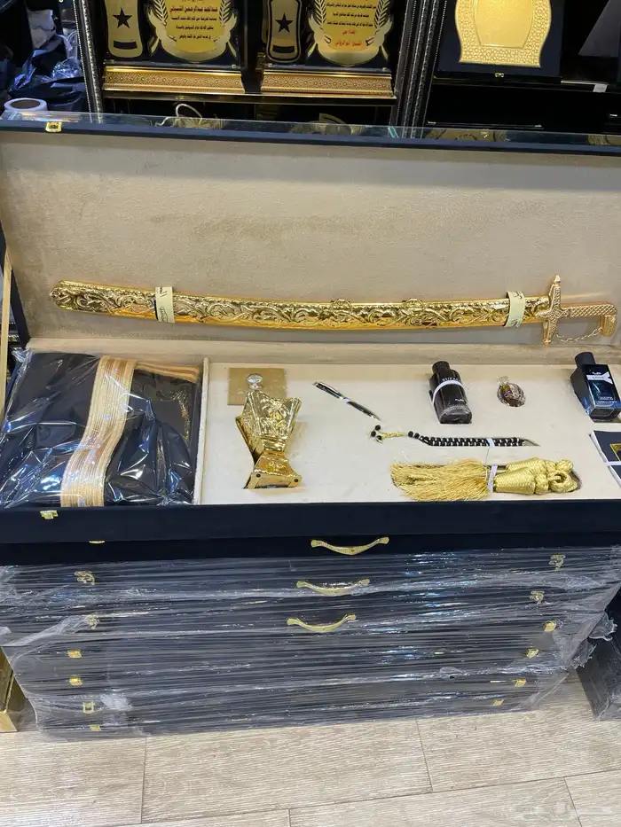 هدايا زواج ترقية تقاعد تكريم بشوت سيف درع تخرج 63