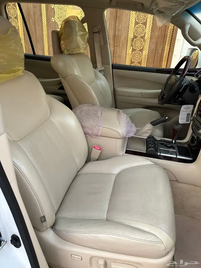 للبيع جيب لكزس LX 570 S 2014 شبه الجديد 72