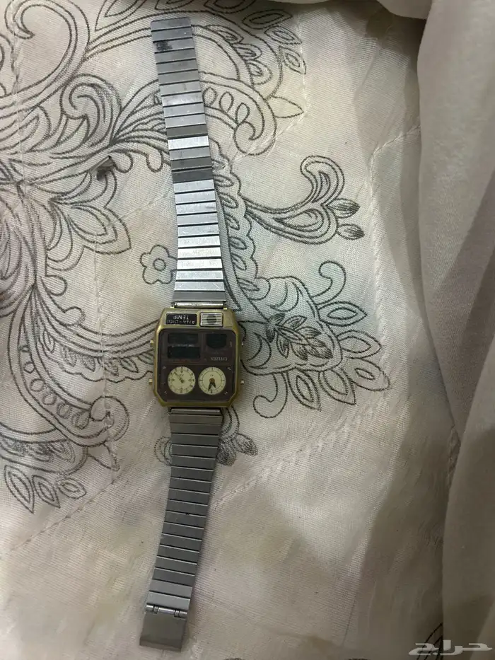 ساعة مميزه 0