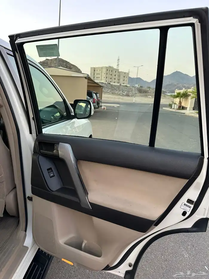 جيب برادو تويوتا TXL 2011 مخزن بحالة الوكالة 45