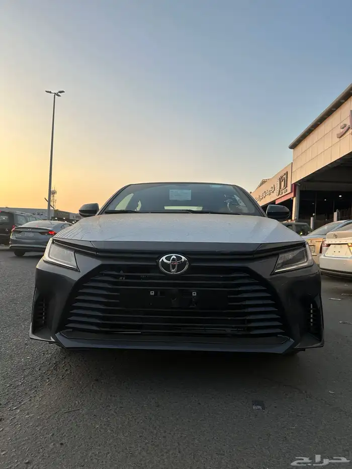 تويوتا يارس استاندر 4 سلندر موديل 2026 لون رمادي 1