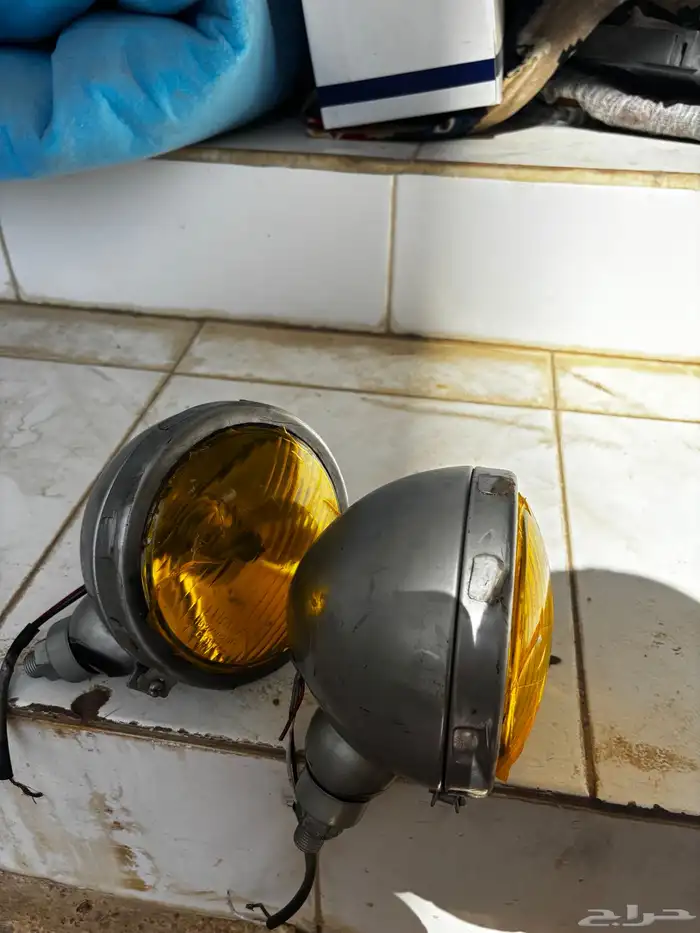 كشافات لاندكروزر 1984 1