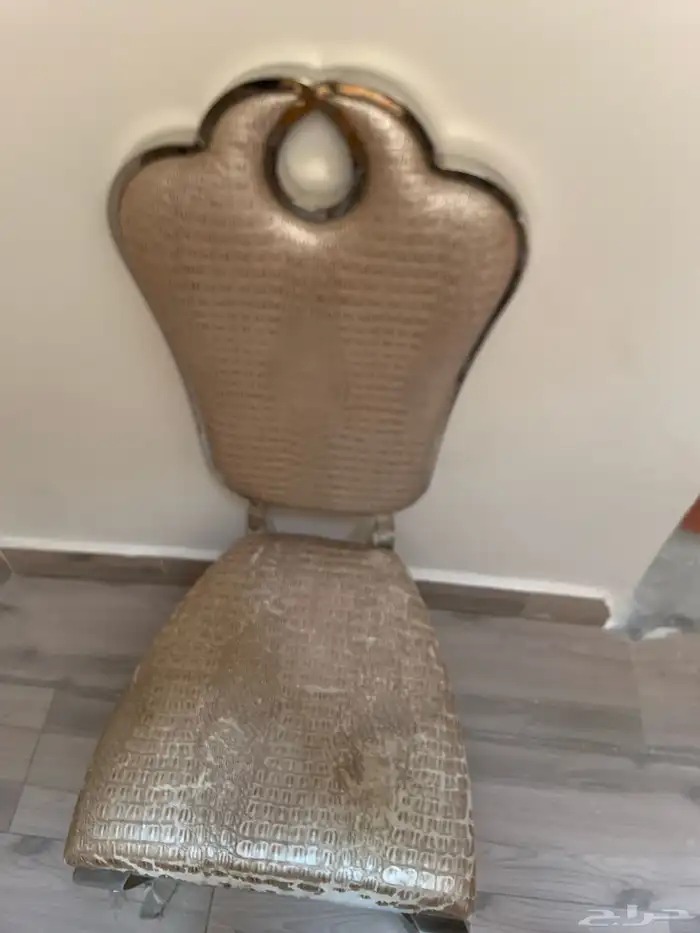 للبيع طاولة طعام 1