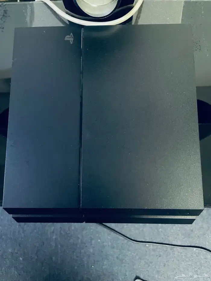 بلايستيشن 4 نظيف مع يد جديدة 0