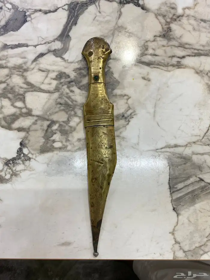 سكين قديمة وعليها ختم 6