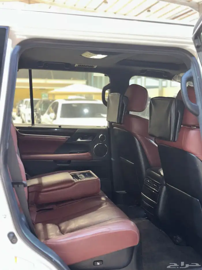 لكزس LX570 موديل 2021 11