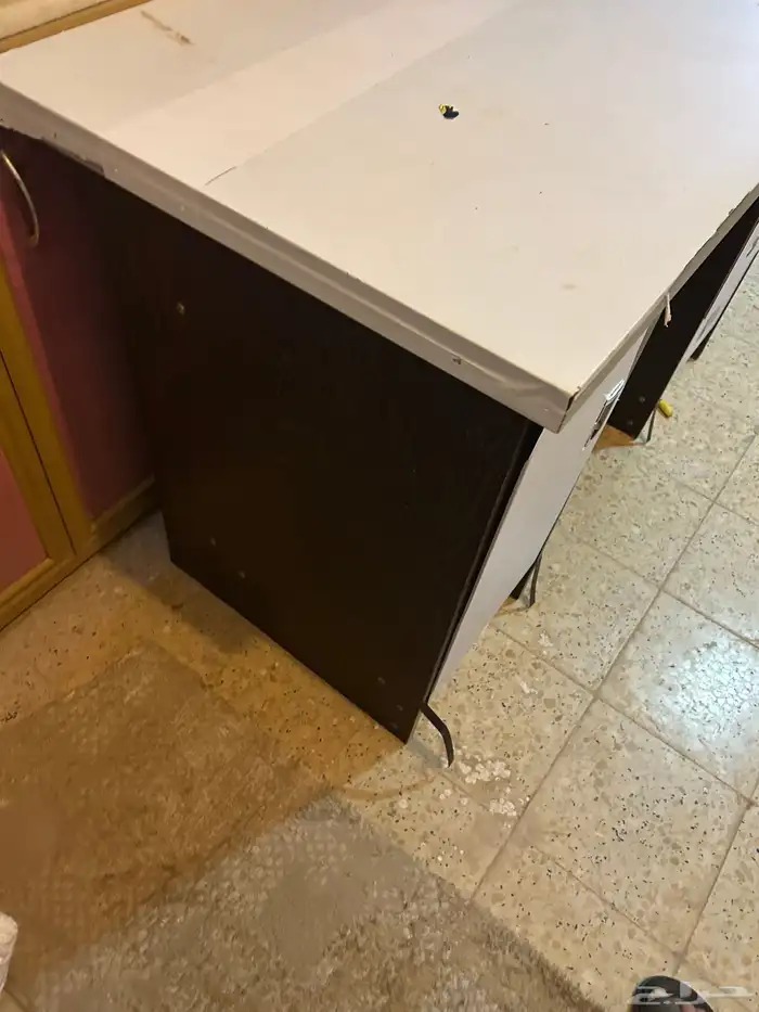 طاولة كمبيوتر 2