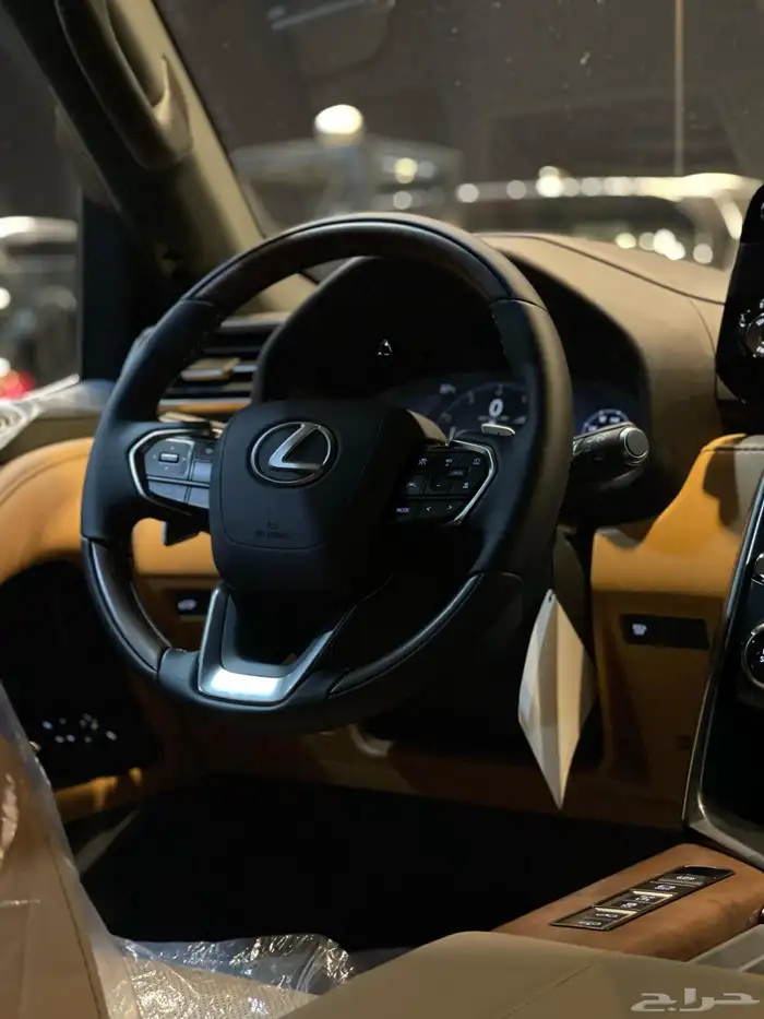 لكزس LX بي بي الساير 2025 متوفر ابيض ورمادي واسود 17