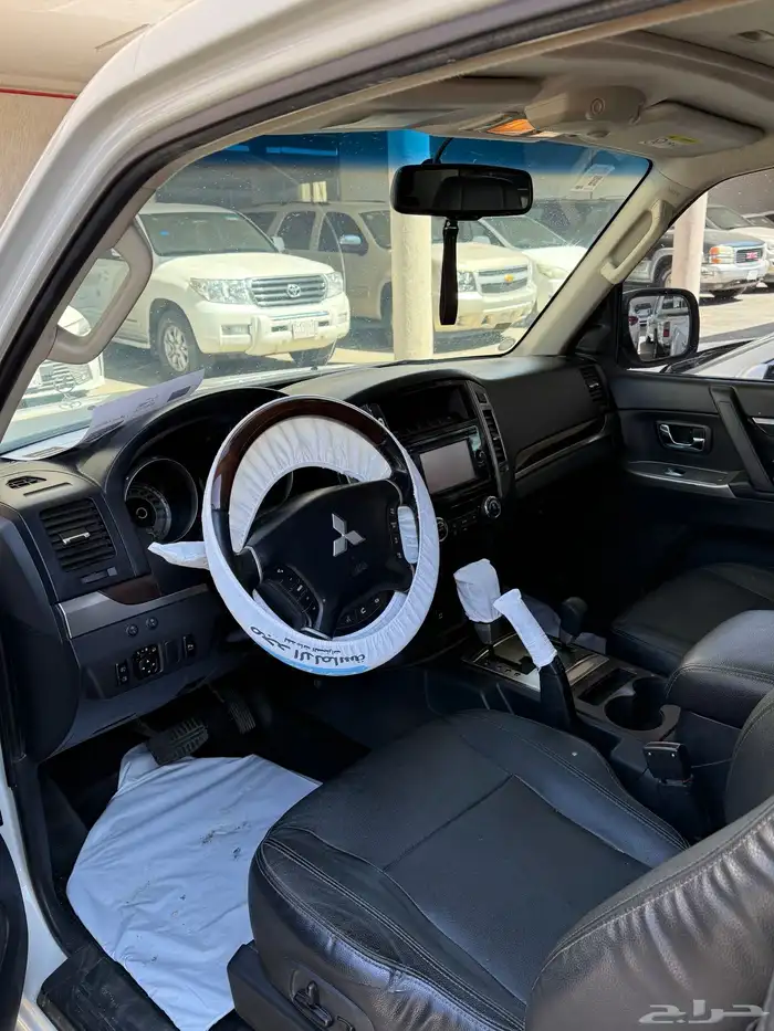 ميتسوبيشي باجيرو ربع 2016 نظيف 4