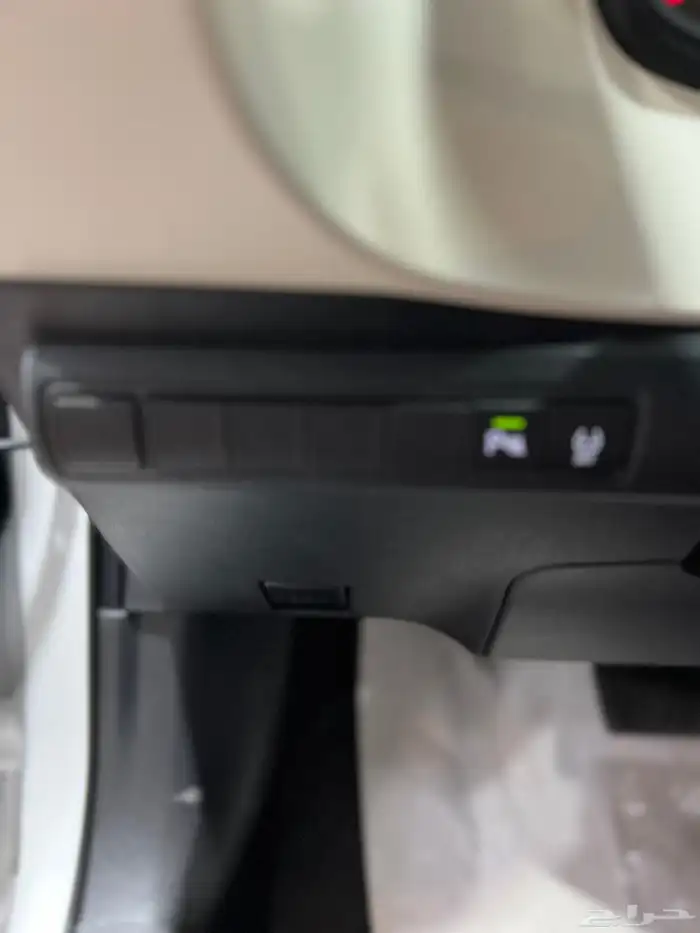 تويوتا كورولا XLi مطور جنوط 2.0 بنزين 2025 جديد 82.200 شامل 9