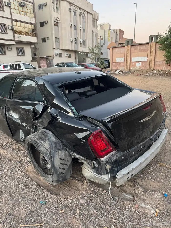 كرايسلر 2023 v6 300s فل كامل اسود للبيع 5