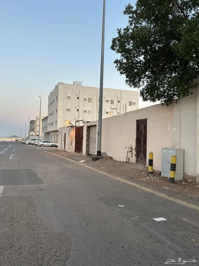 حوش للبيع في العزيزية (ت 7) تجاري مساحة 885م 1