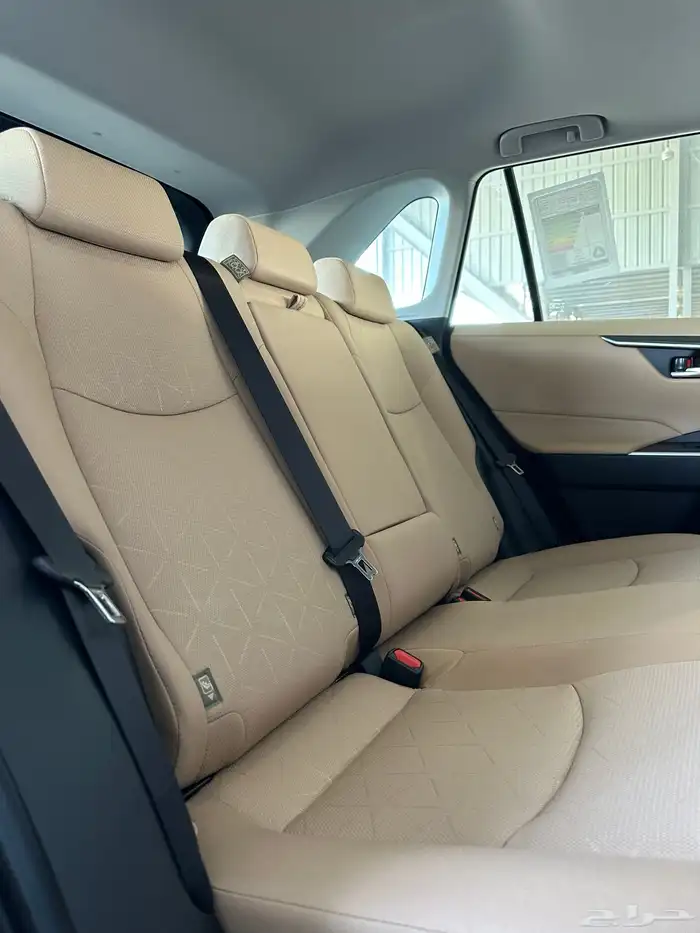 راف فور XLE 2.0 فتحه بصمه دبل موديل 2025 37