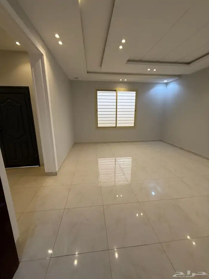 للبيع فيلا دورين وملحق بمشب ومسبح شمال خميس مشيط 850الف 18