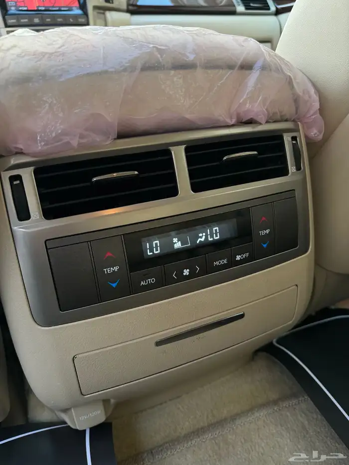 للبيع جيب لكزس LX 570 S 2014 شبه الجديد 63