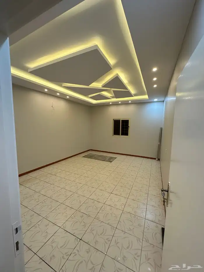 شقتين للإيجار السنوي ( بلاطة مودرن و شقة مؤثثة ) بأبها 4