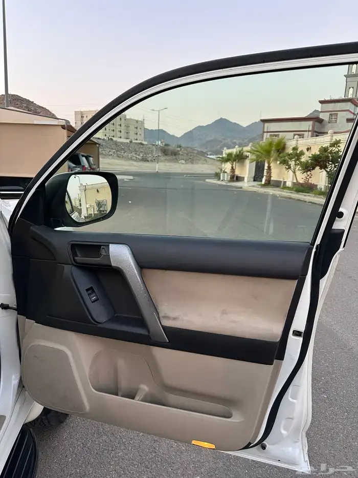 جيب برادو تويوتا TXL 2011 مخزن بحالة الوكالة 47