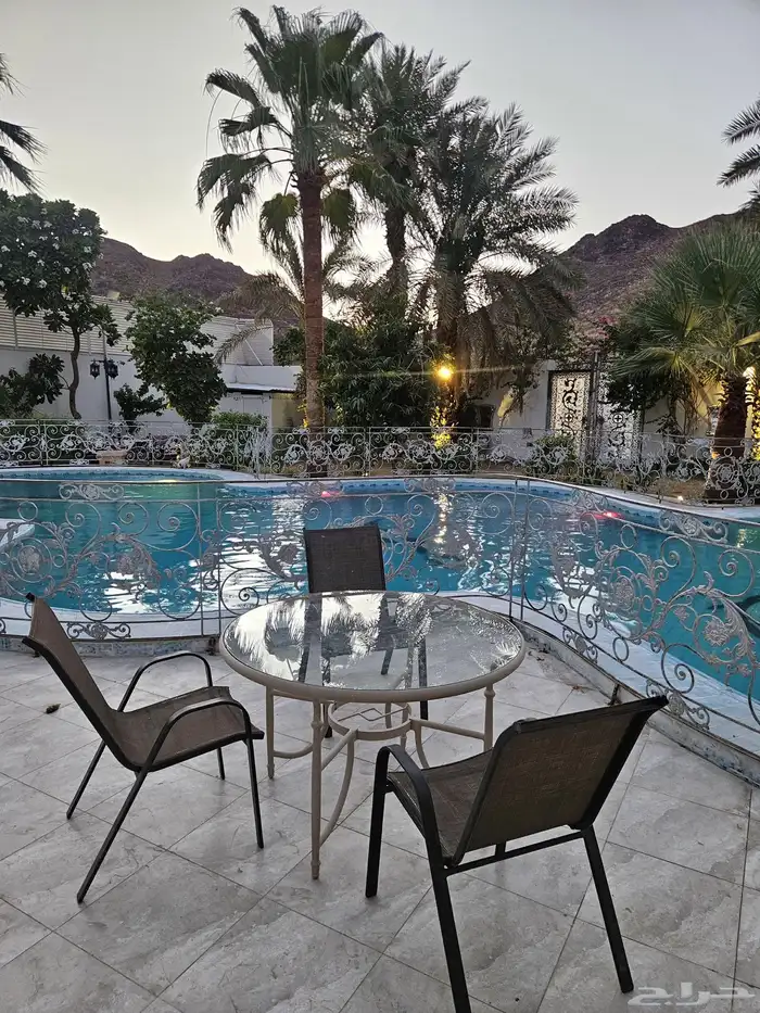 استراحة لاقينا هوم اشجار وزرع ومسبح 14