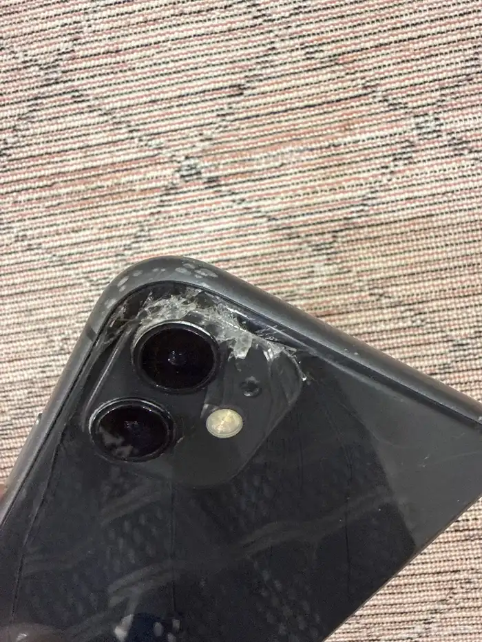 جوال ايفون 11 مساحة 256 6