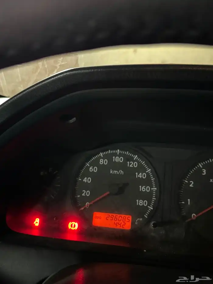 باص نيسان اورفان 4