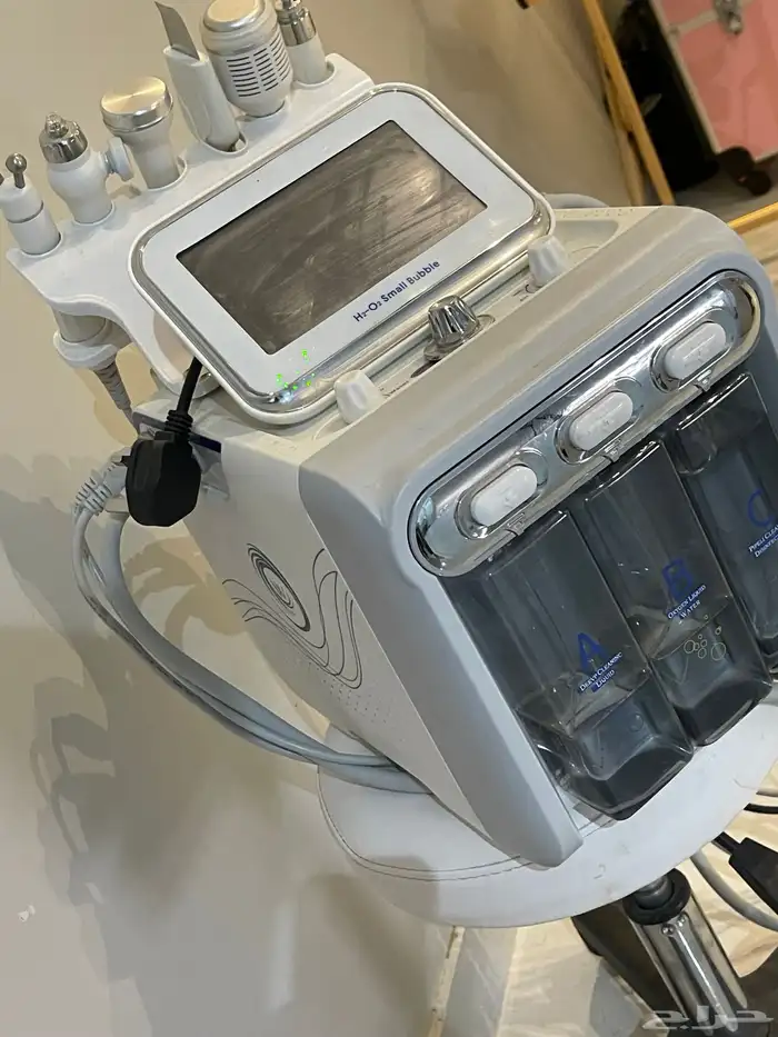 جهاز الهيدروفيشل لتنظيف البشره العميق 1