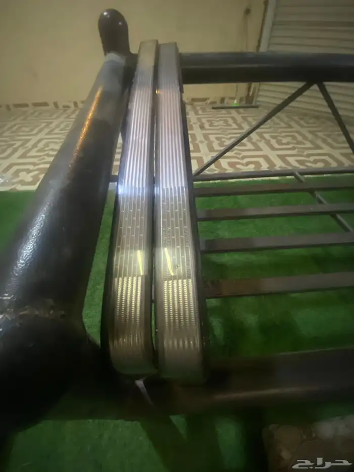 مرسيدس قطع غيار إصطبات خلفيه موديل 1990 وطالع 0