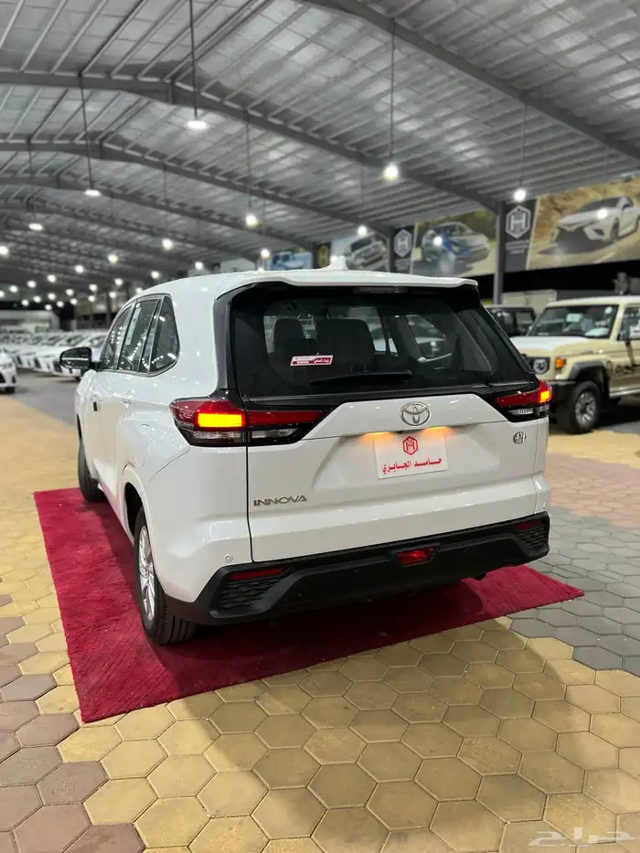 تويوتا   انوفا GL بنزين 2026 جديد سعودي 110.400 شامل 4