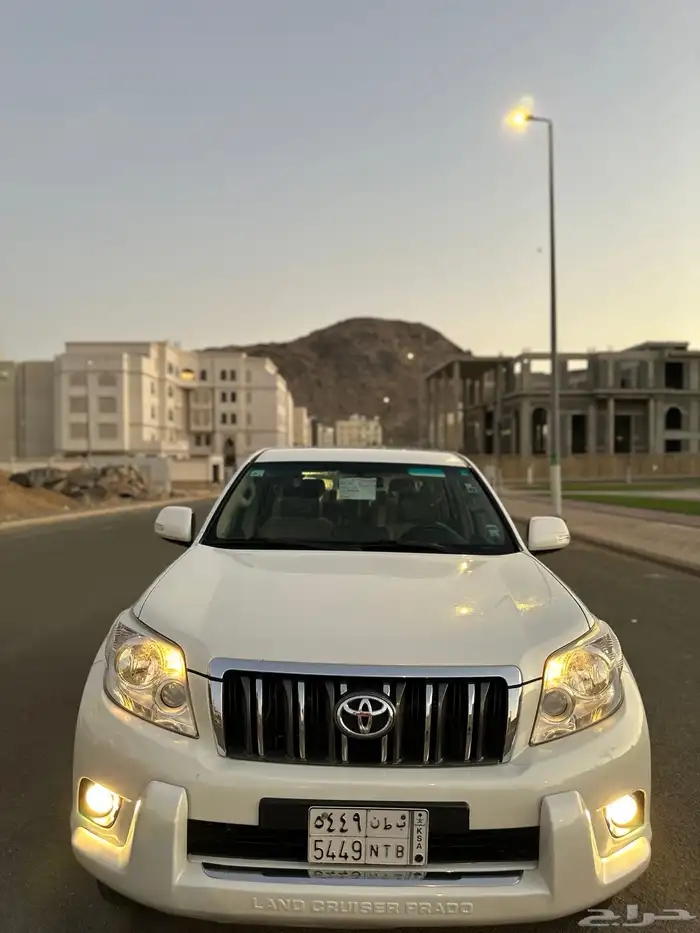 جيب برادو تويوتا TXL 2011 مخزن بحالة الوكالة 4